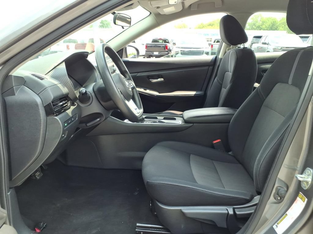 Used 2023 Nissan Sentra SV FWD image 12