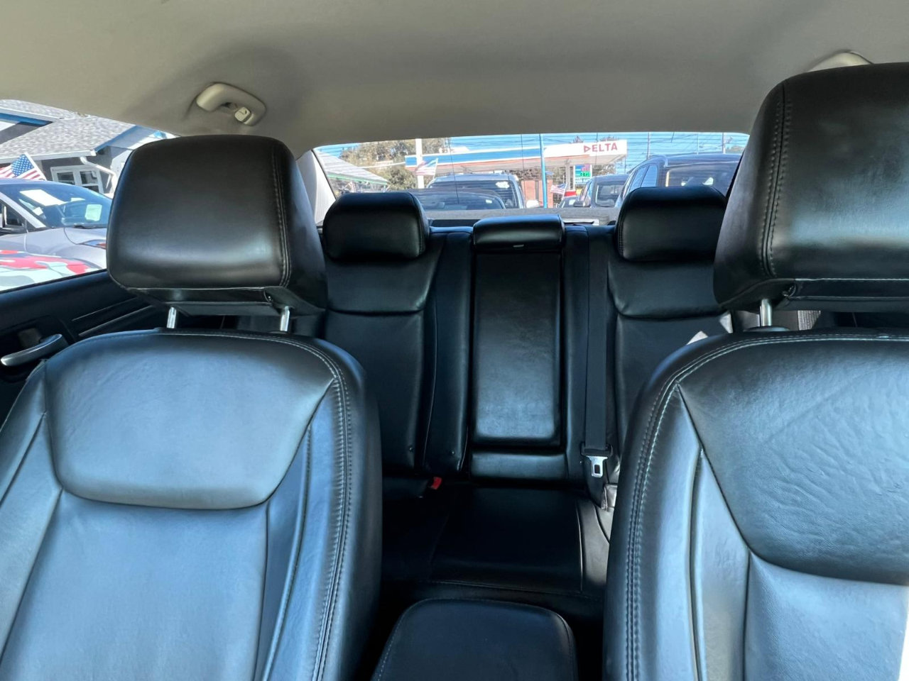 Used 2017 Chrysler 300 Limited image 26