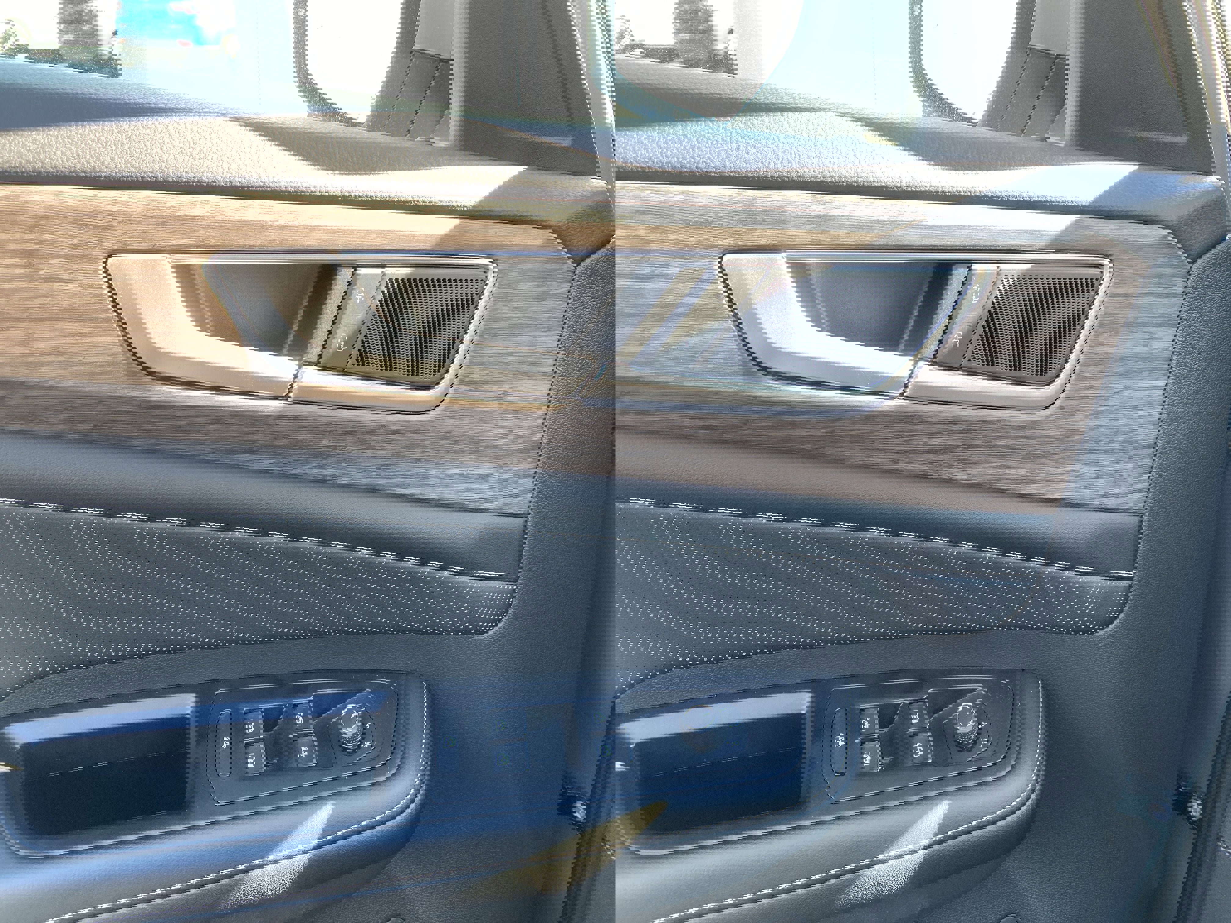 Used 2024 Volkswagen Atlas SEL image 14