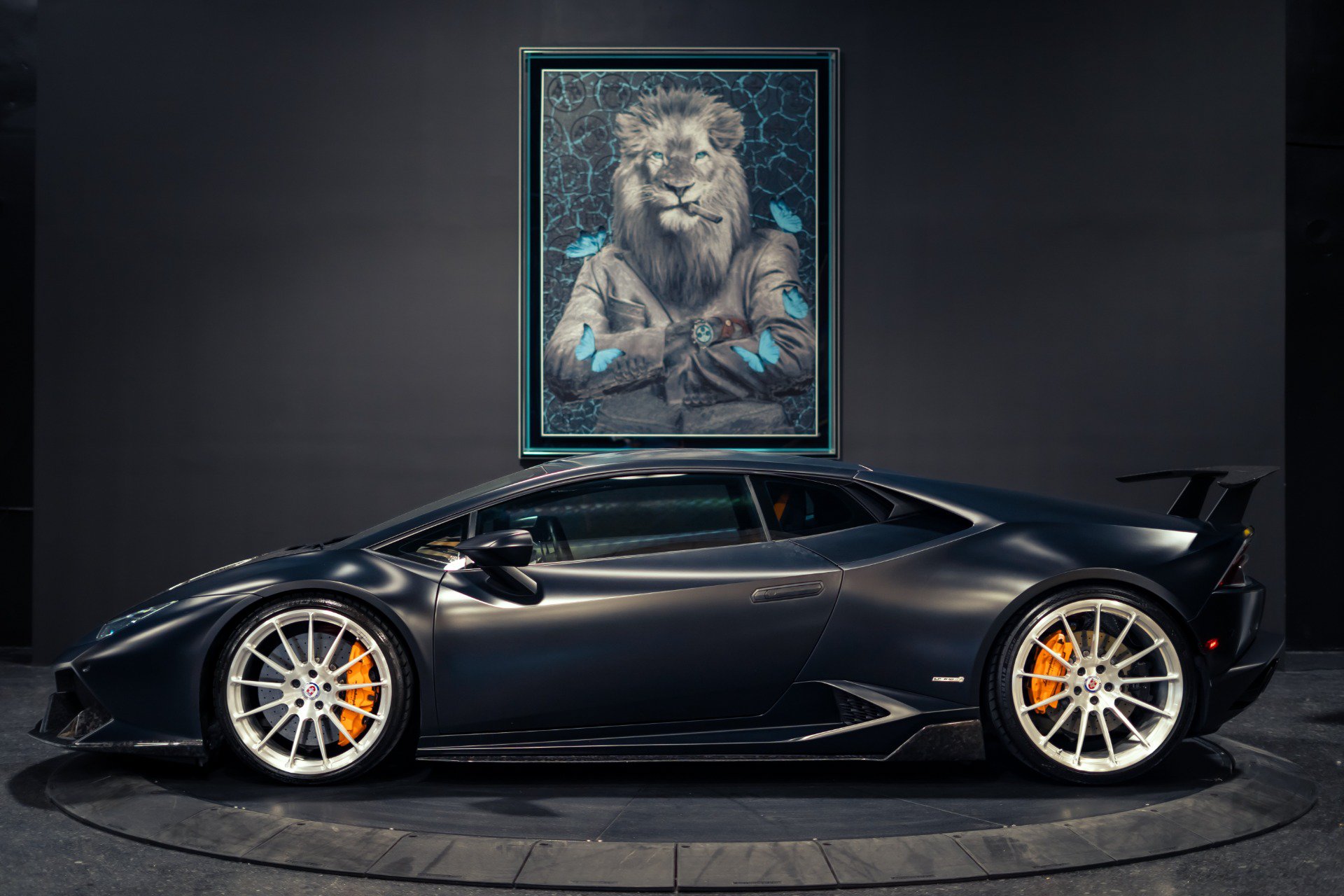 Used 2015 Lamborghini Huracan LP 610-4 AWD/4WD image 3