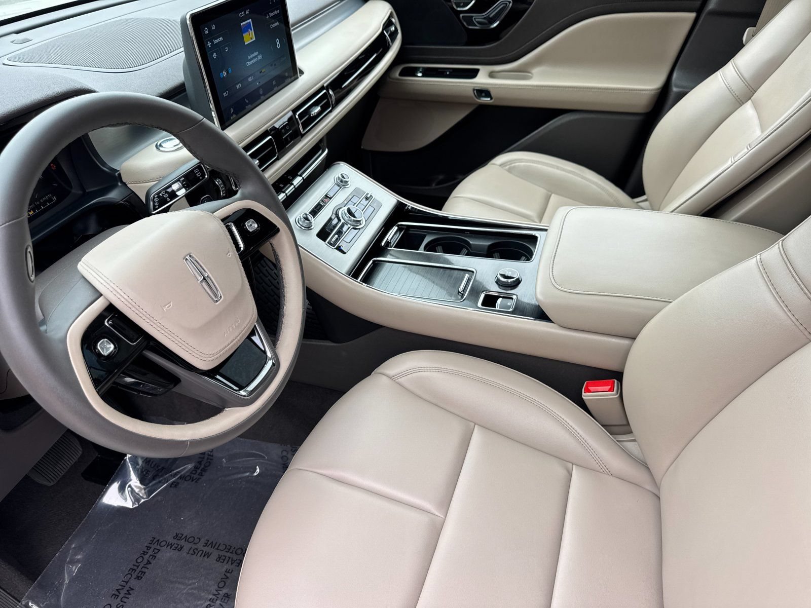 Used 2023 Lincoln Aviator 2WD w/ Premium Package image 11