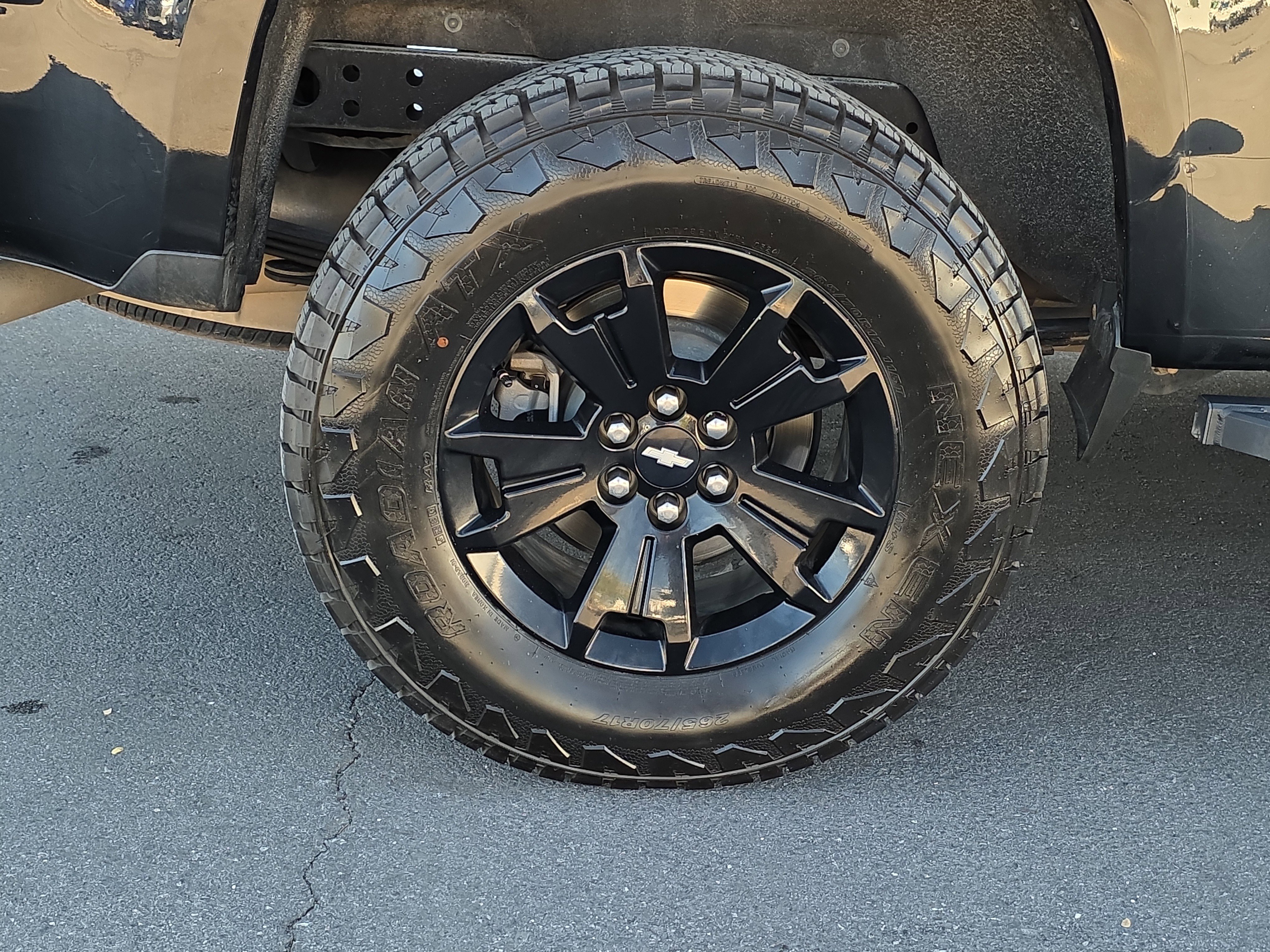 Used 2021 Chevrolet Colorado Z71 w/ Z71 Midnight Edition image 11