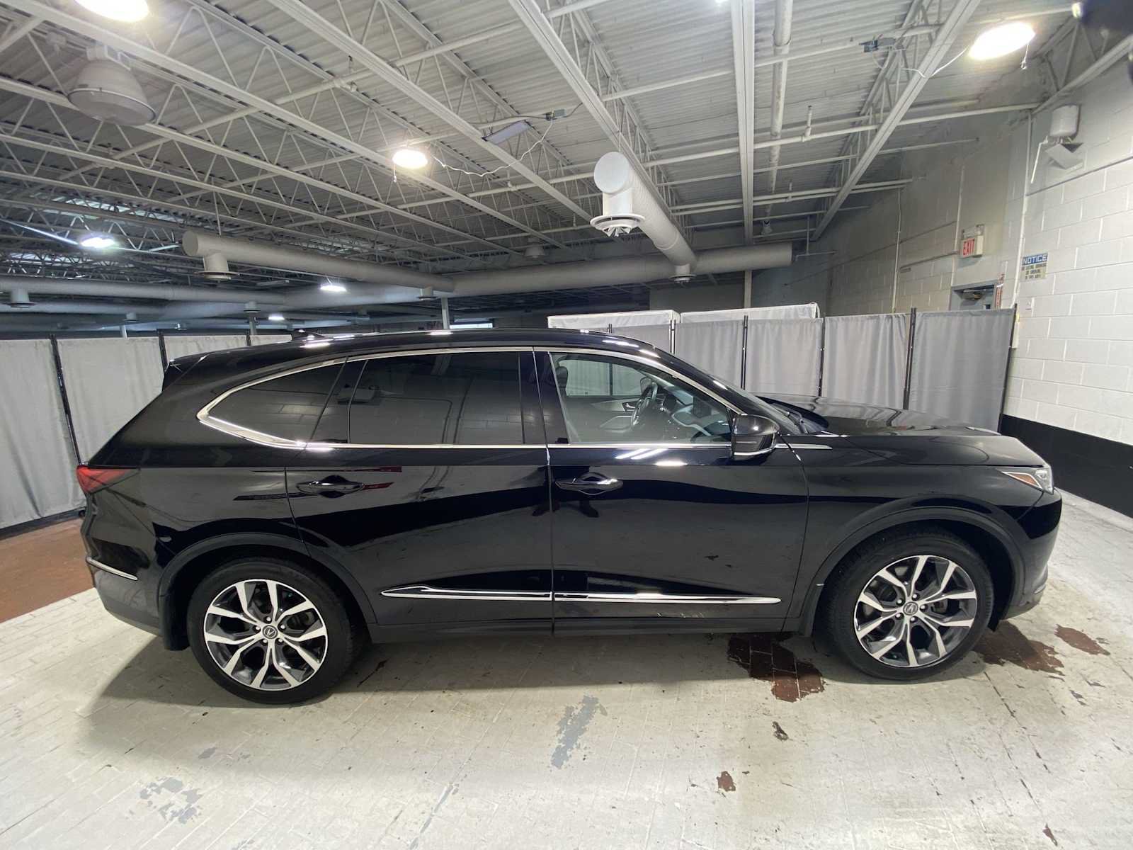 Used 2024 Acura MDX SH-AWD w/ Technology Package image 26