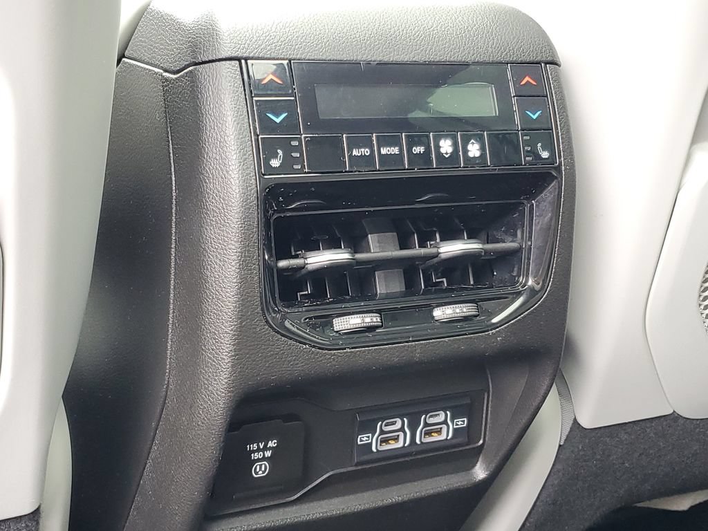 Used 2021 Jeep Grand Cherokee L Overland w/ Luxury Tech Group IV AWD/4WD image 34