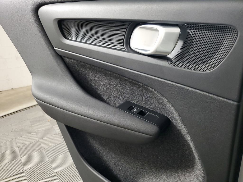 Certified 2026 Volvo XC40 B5 Core w/ Climate Package image 20
