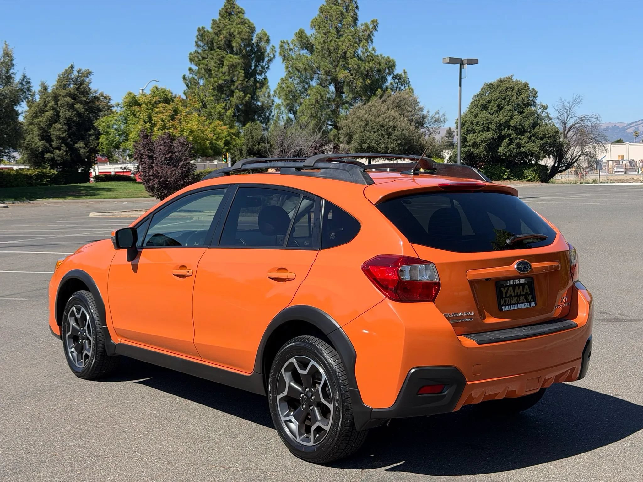 Used 2015 Subaru XV Crosstrek 2.0i Limited AWD/4WD image 3