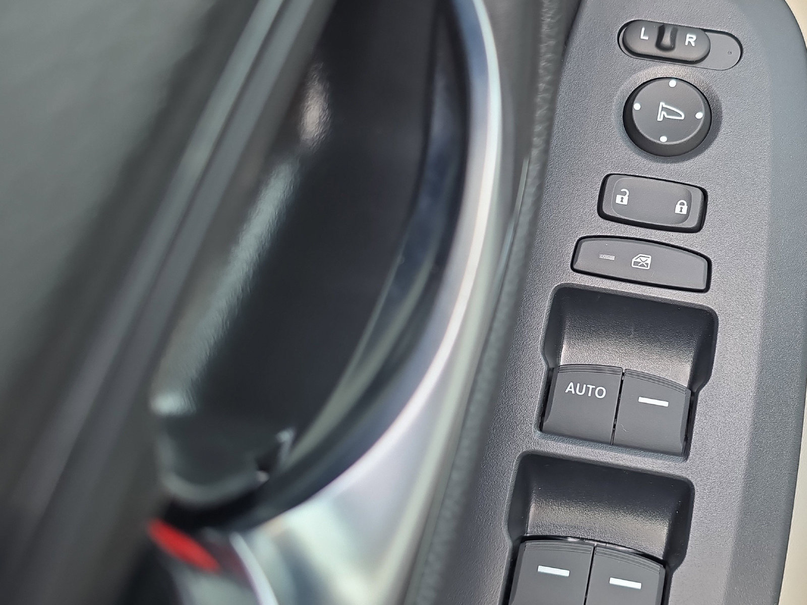 New 2027 Honda HR-V LX image 15
