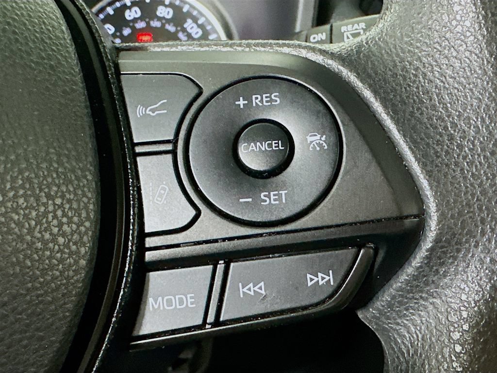Used 2021 Toyota RAV4 XLE FWD image 23