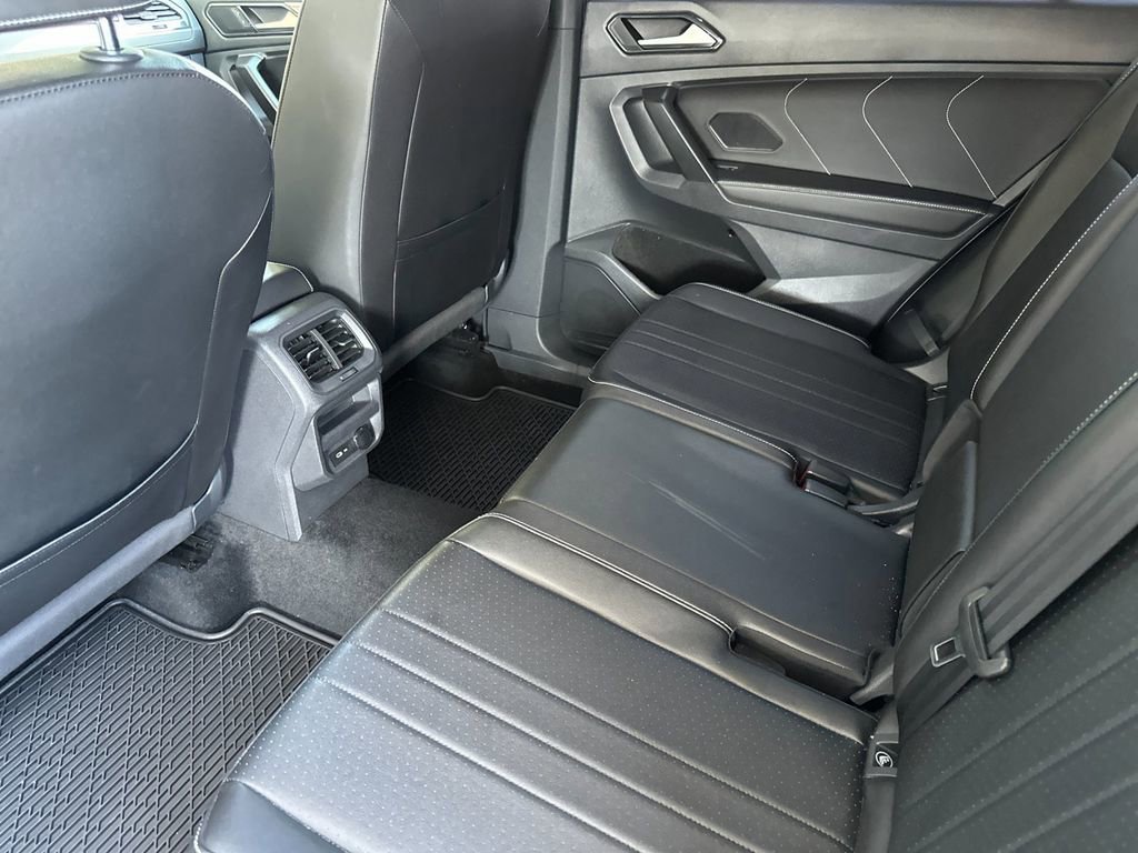 Used 2023 Volkswagen Tiguan SE R-Line AWD/4WD image 11
