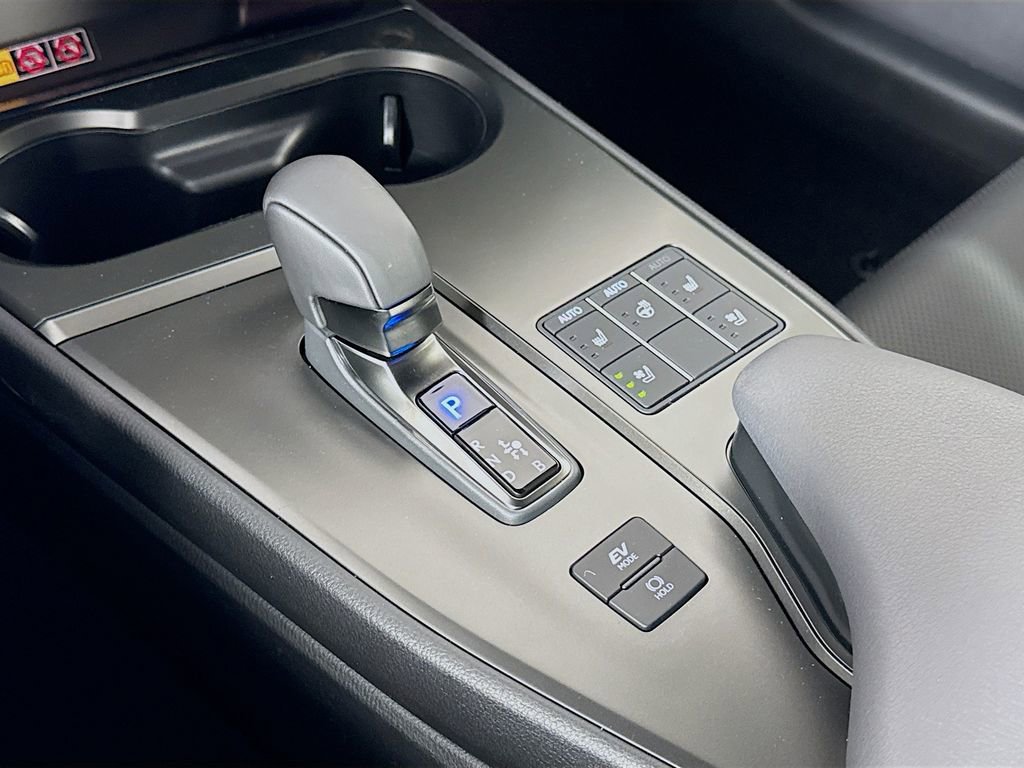 New 2026 Lexus UX 300h FWD image 15