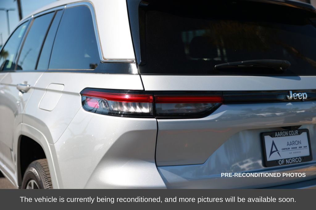 Used 2023 Jeep Grand Cherokee Overland image 13