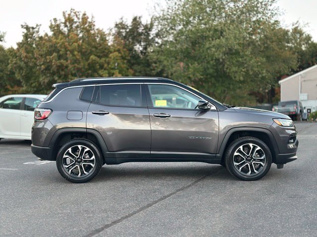 Used 2022 Jeep Compass Limited AWD/4WD image 7
