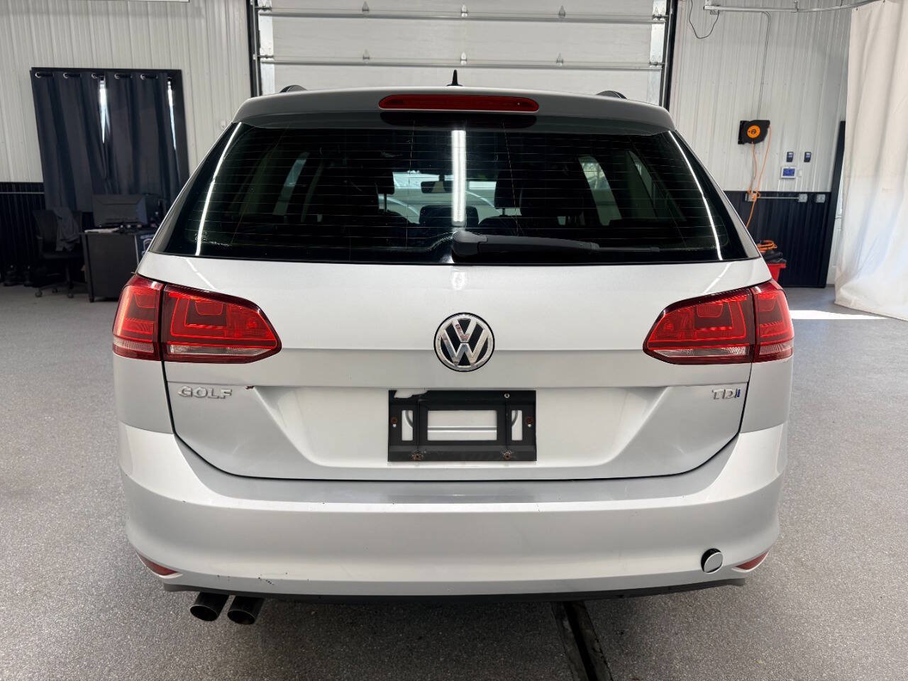 Used 2015 Volkswagen Golf TDI S FWD image 5