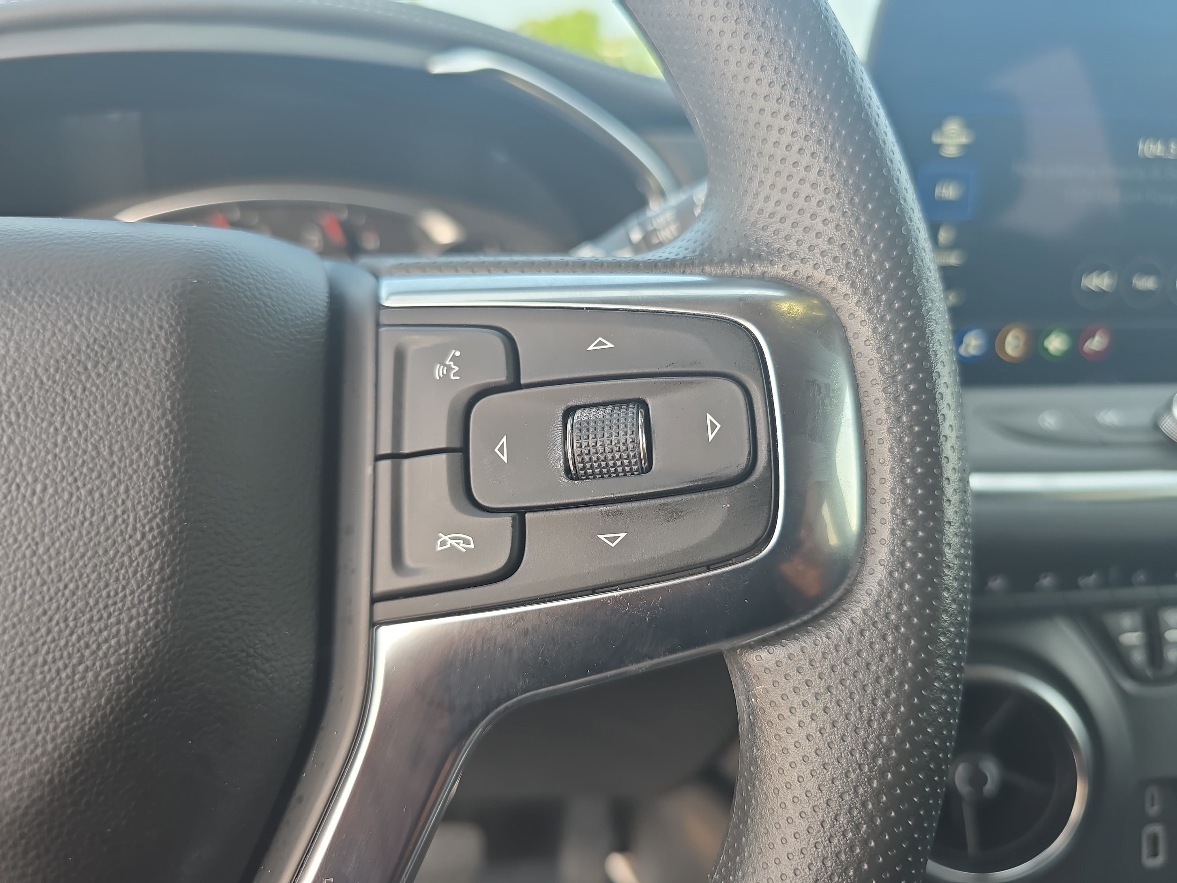 Used 2024 Chevrolet Blazer LT w/ Convenience Package FWD image 18