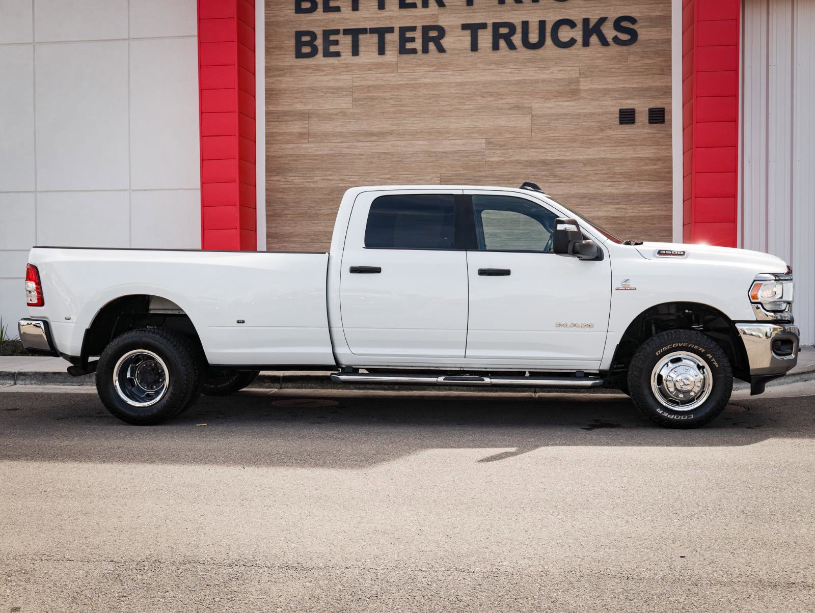 Used 2024 RAM 3500 Big Horn image 2