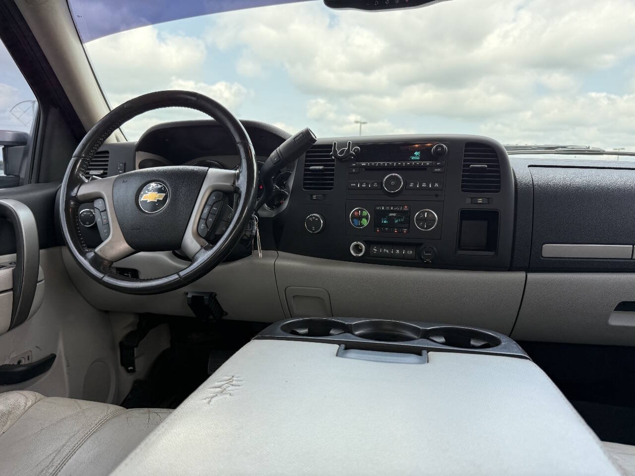Used 2011 Chevrolet Silverado 2500 LT w/ Interior Plus Package AWD/4WD image 18