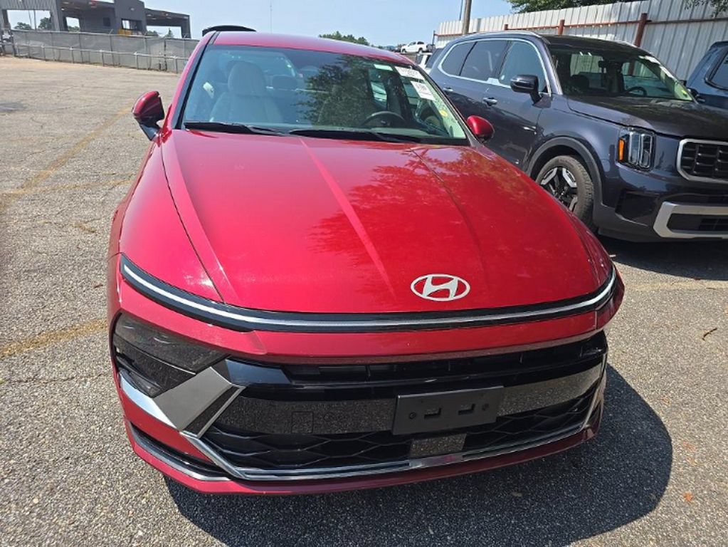 Used 2025 Hyundai Sonata SEL FWD image 2