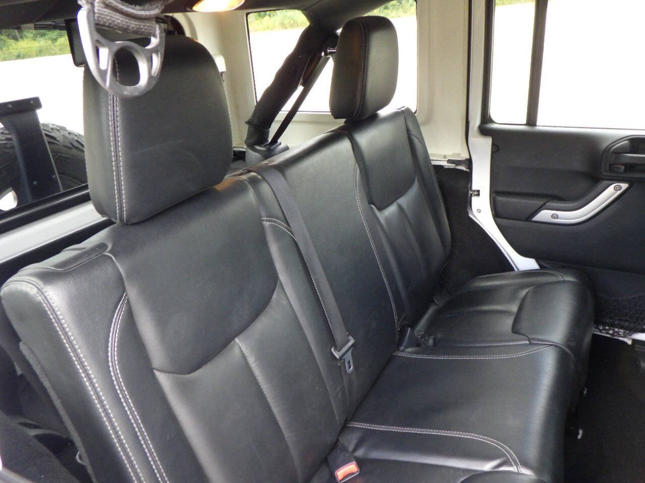 Used 2013 Jeep Wrangler Unlimited Sahara w/ Dual Top Group AWD/4WD image 24