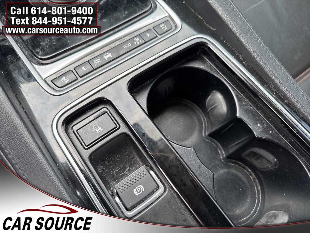 Used 2019 Jaguar F-PACE Prestige image 32