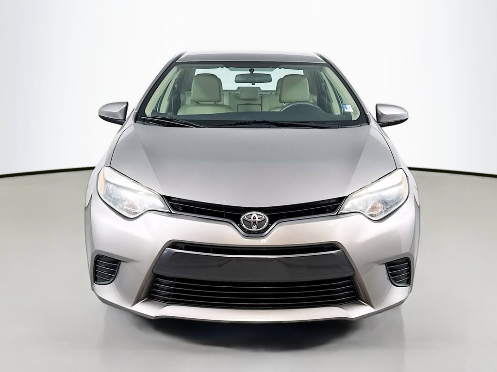 Used 2016 Toyota Corolla LE FWD image 2