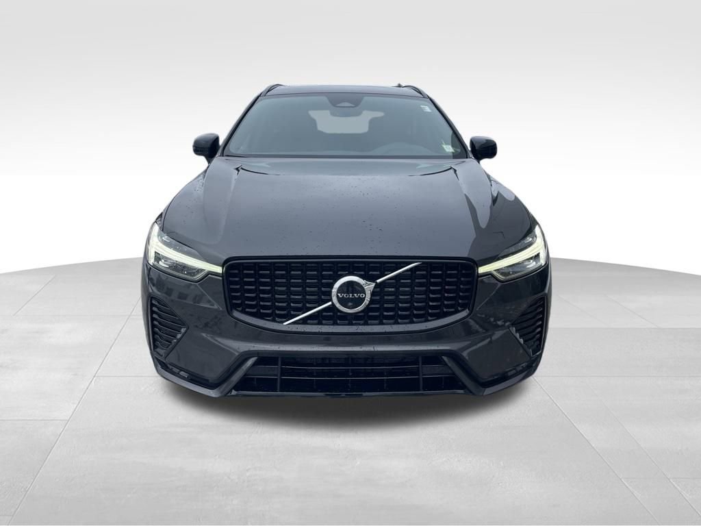 Certified 2023 Volvo XC60 B5 Plus w/ Climate Package image 10