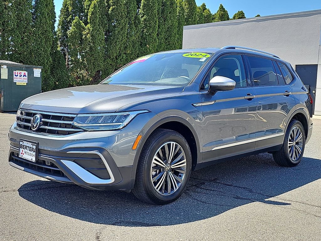 Used 2024 Volkswagen Tiguan Wolfsburg Edition AWD/4WD image 3