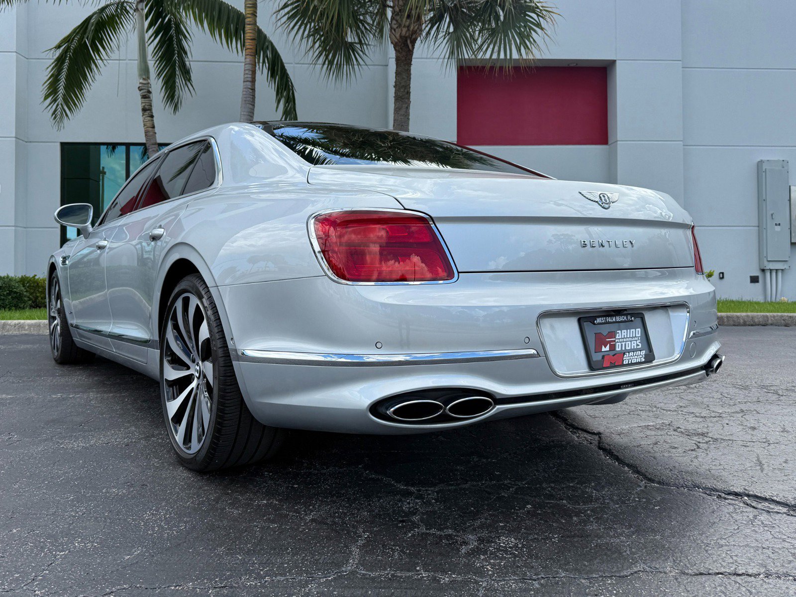 Used 2022 Bentley Flying Spur W12 image 9