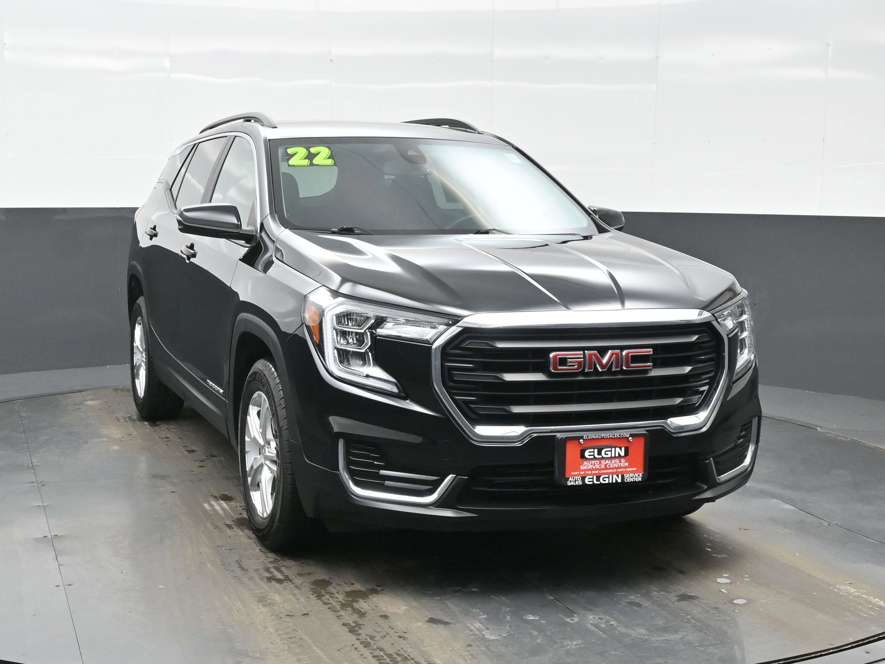 Used 2022 GMC Terrain SLE w/ Driver Convenience Package AWD/4WD image 3