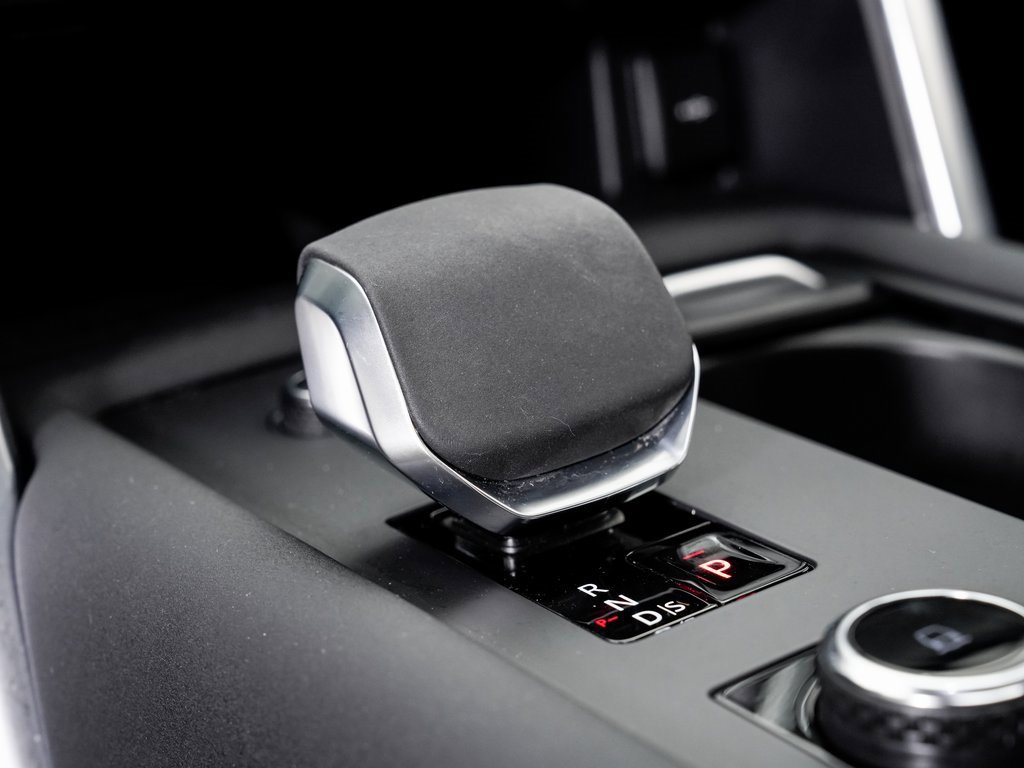 Used 2023 Land Rover Discovery S R-Dynamic image 18