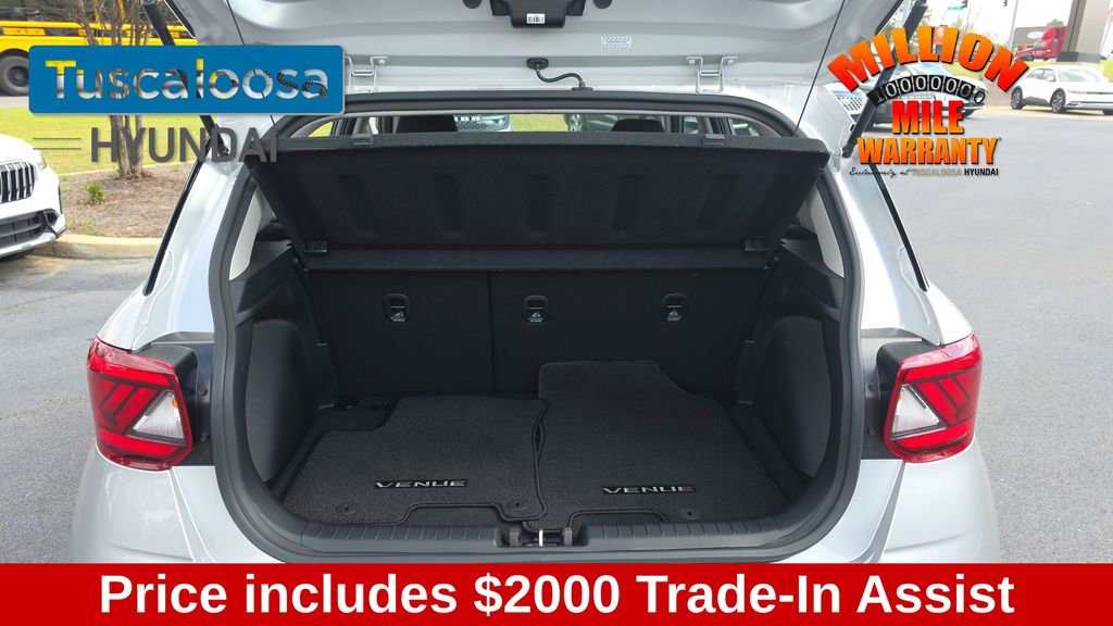 Used 2024 Hyundai Venue SEL image 10
