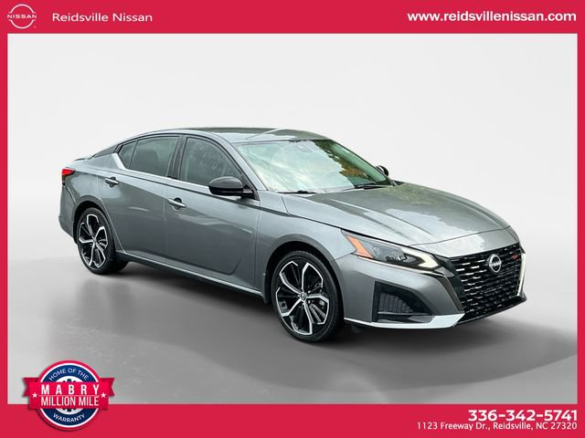 Used 2023 Nissan Altima 2.5 SR FWD image 8