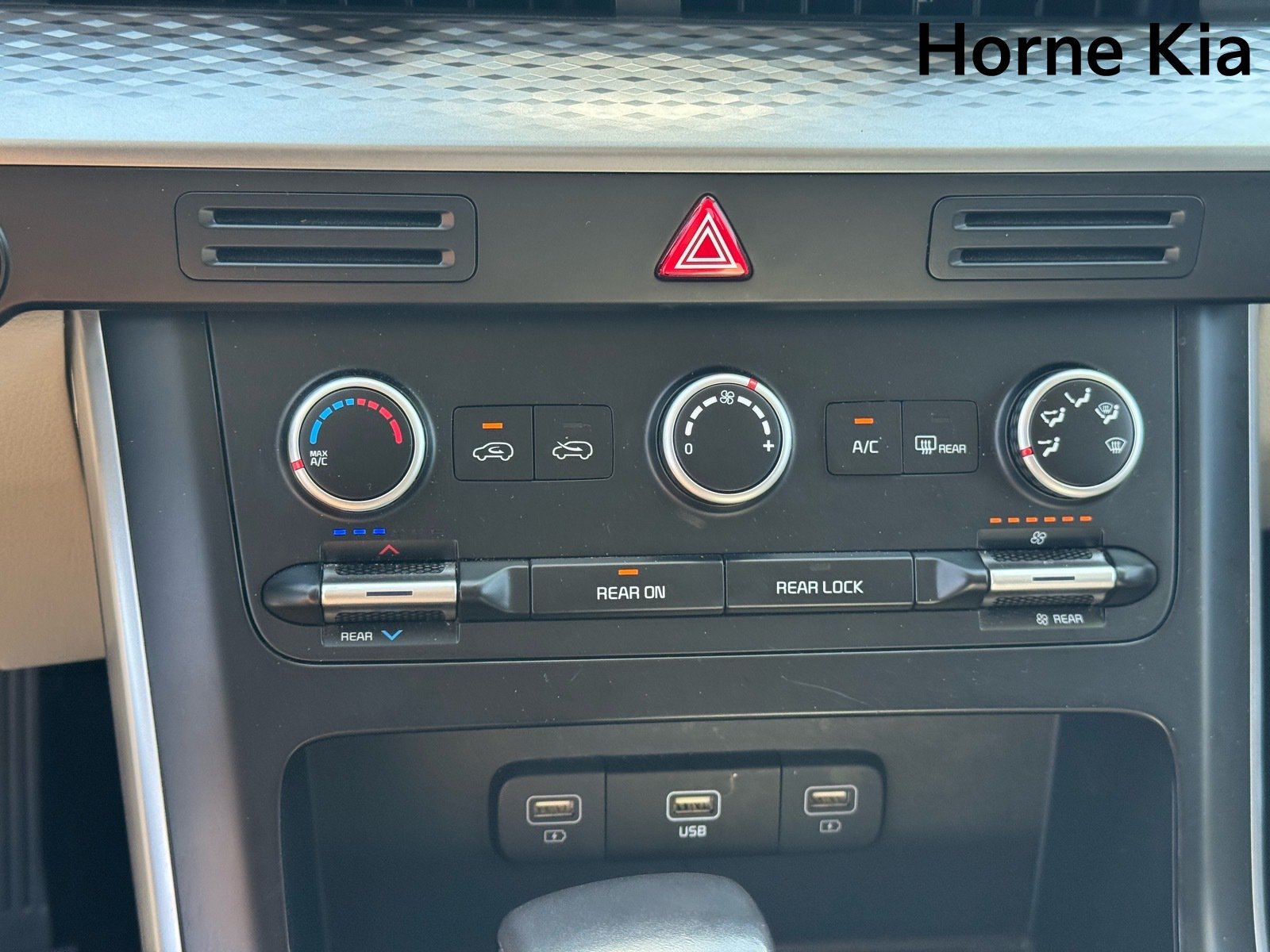 Certified 2024 Kia Carnival LX FWD image 23