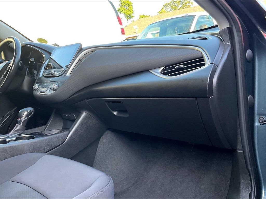 Used 2021 Chevrolet Malibu RS FWD image 14
