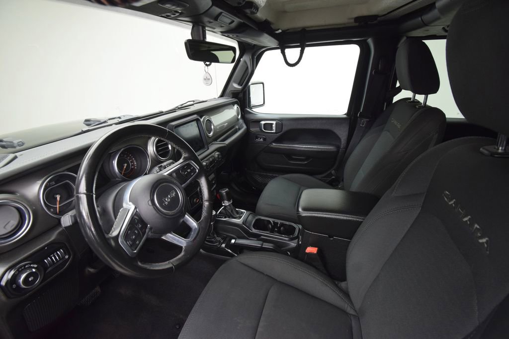 Used 2018 Jeep Wrangler Unlimited Sahara w/ Uconnect 4C Nav & Sound Group image 11