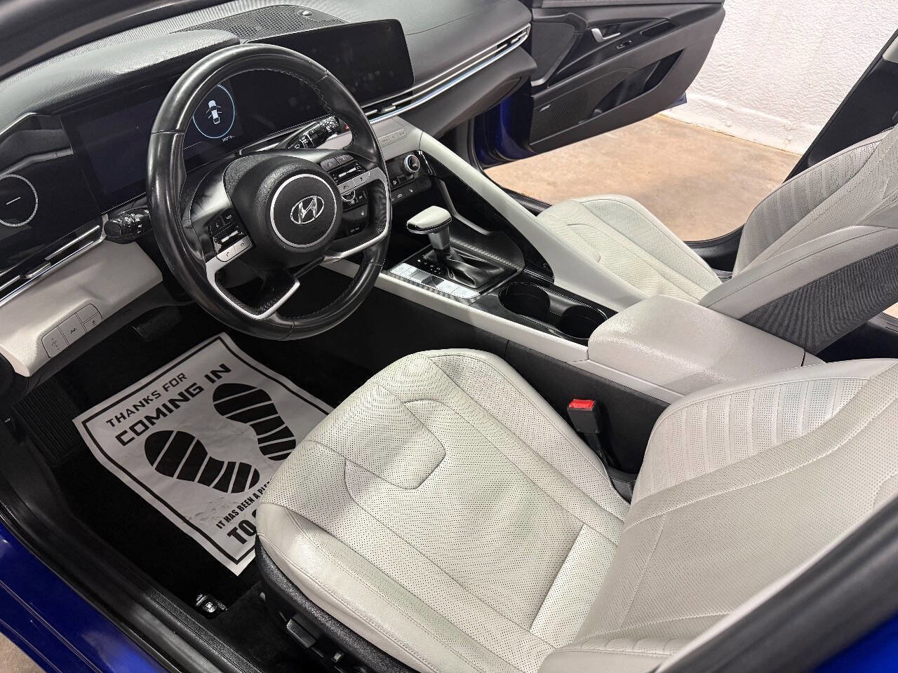 Used 2021 Hyundai Elantra Limited image 25