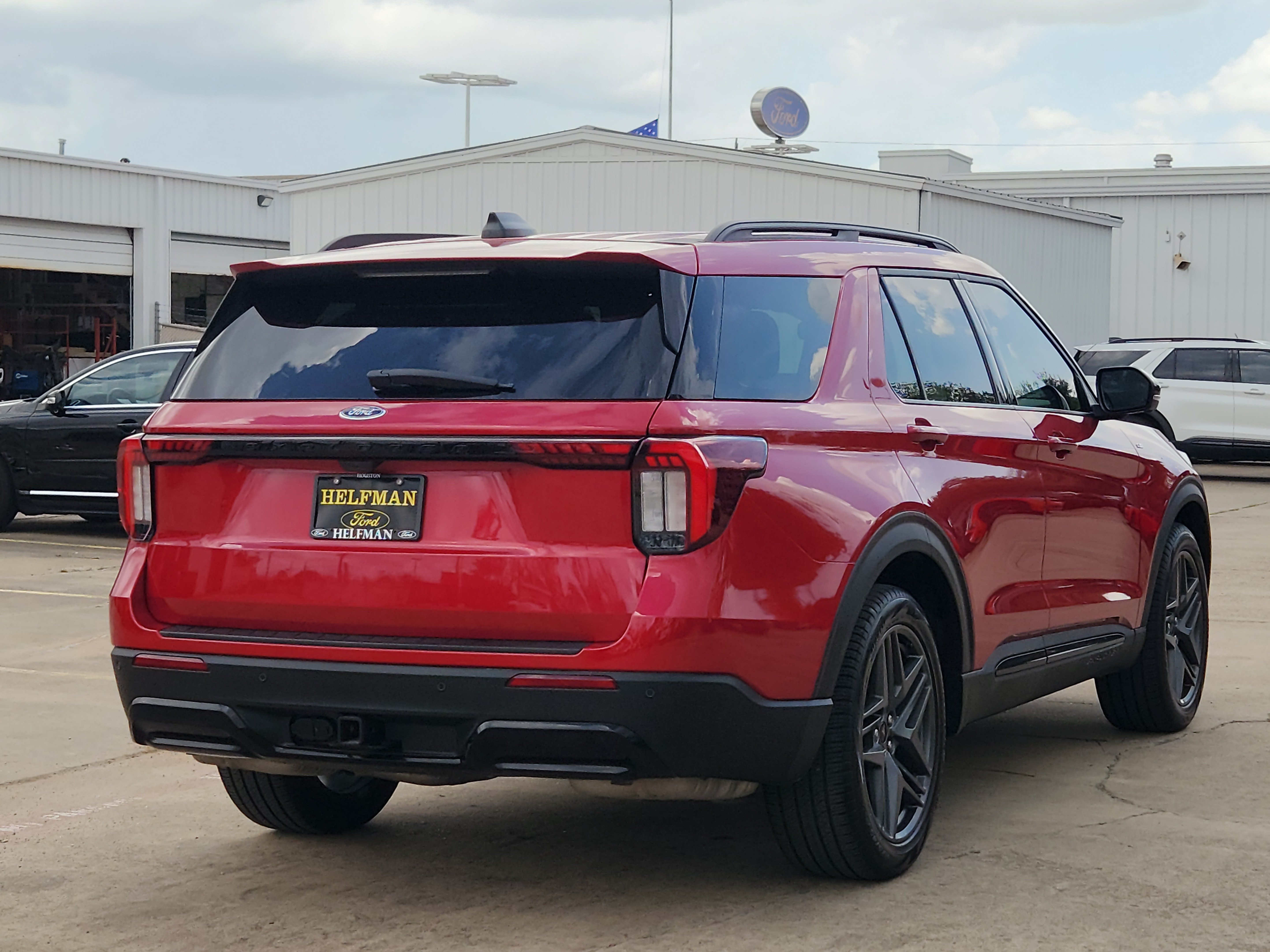 Used 2026 Ford Explorer ST-Line w/ ST-Line Street Pack RWD image 3