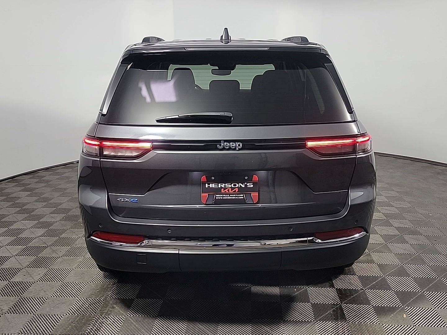 Used 2022 Jeep Grand Cherokee Limited 4xe image 5