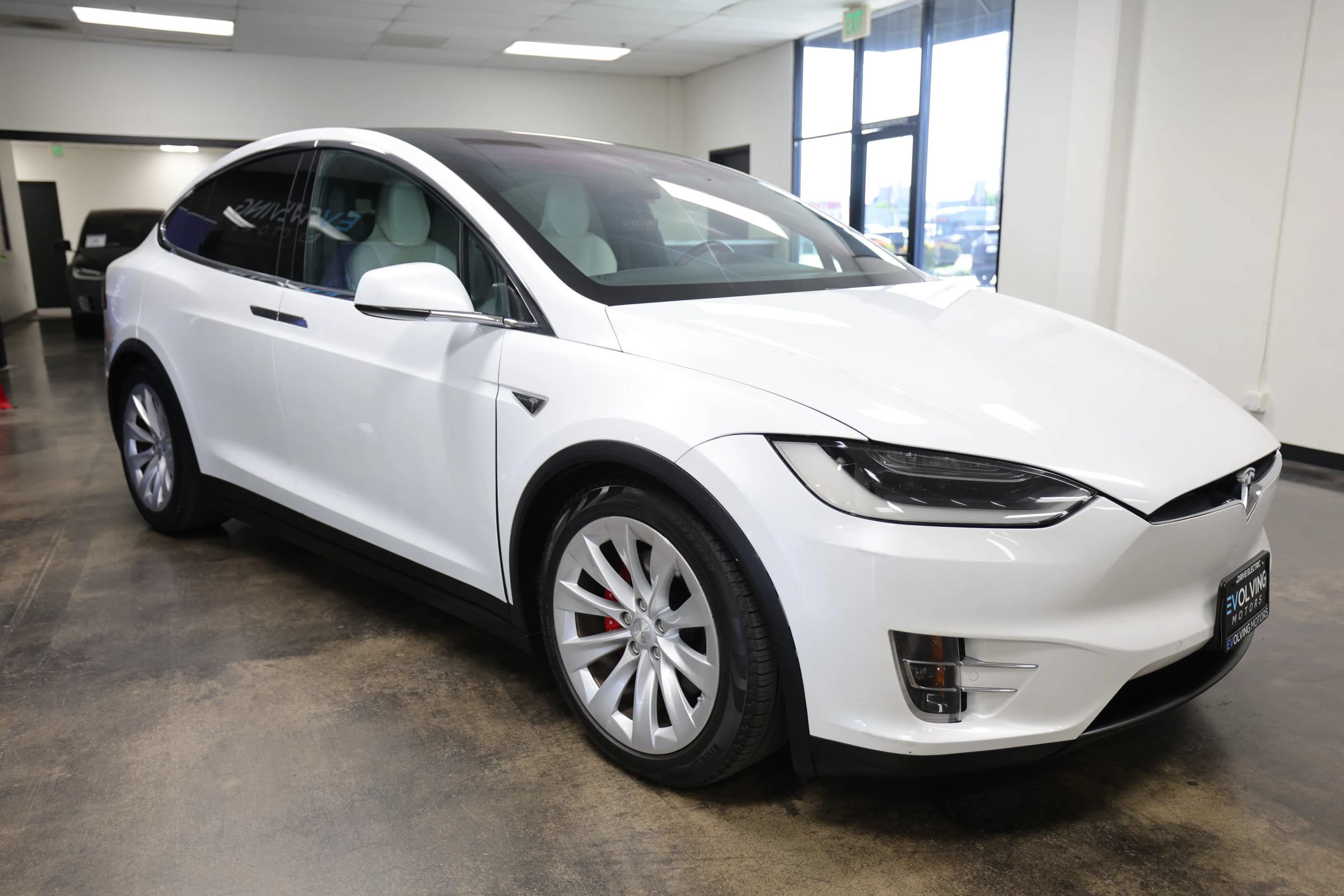 Used 2016 Tesla Model X Performance AWD/4WD image 6