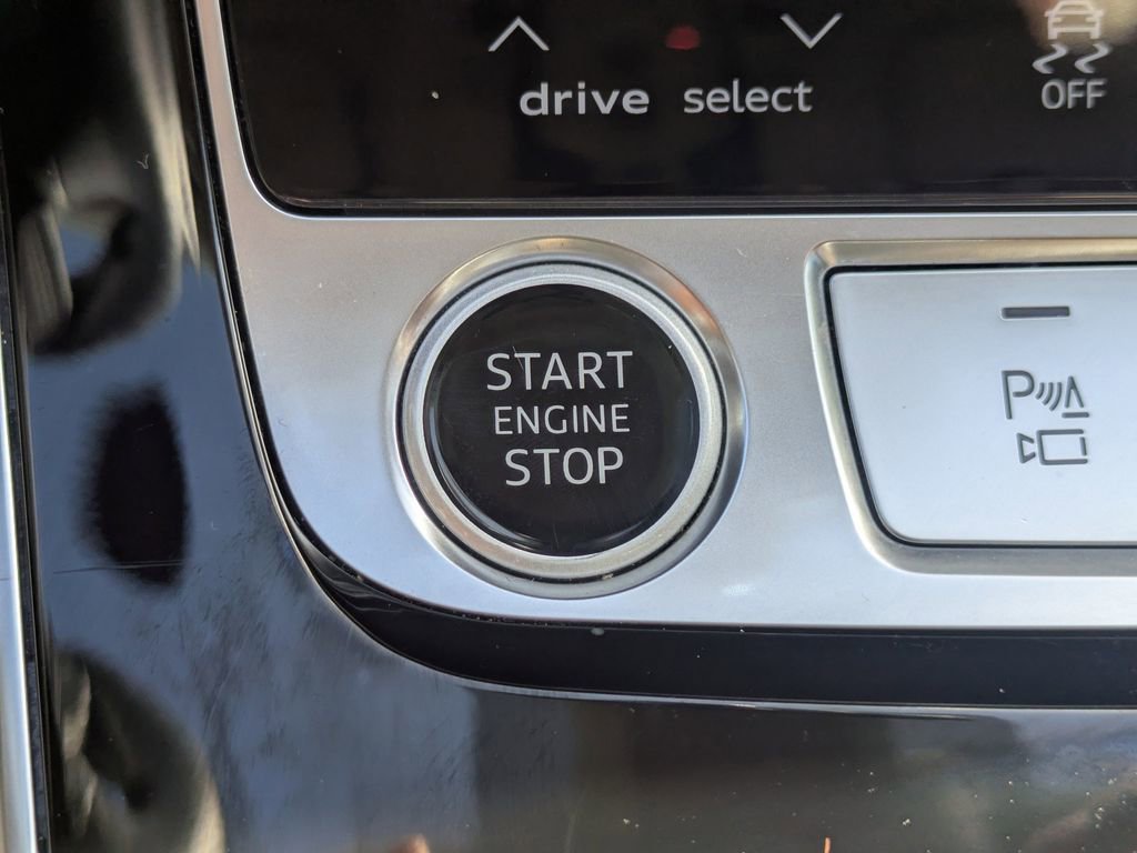 Used 2021 Audi Q7 3.0T Prestige w/ Prestige Package image 34