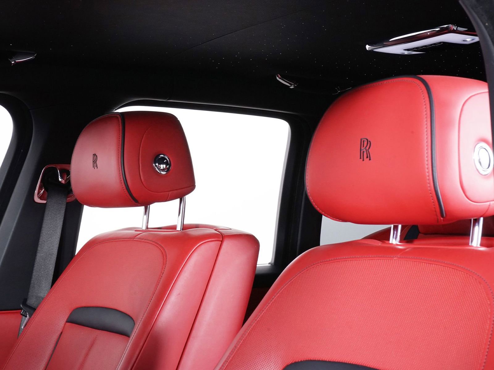 Used 2022 Rolls-Royce Cullinan w/ Cullinan Package image 24