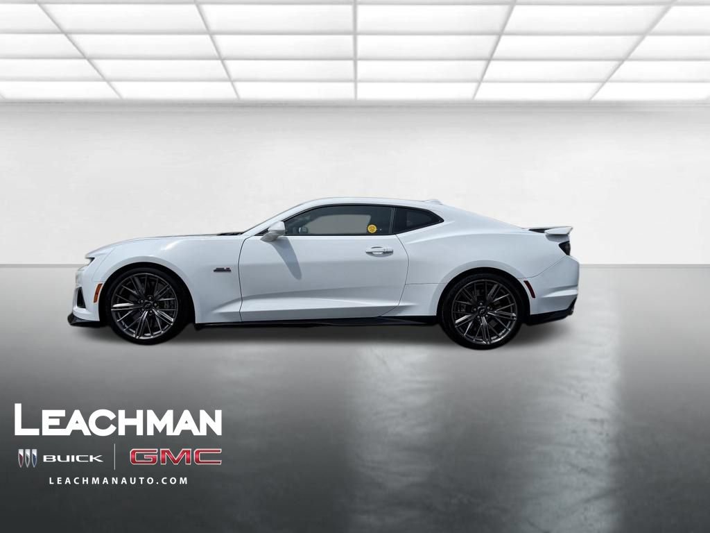 Used 2022 Chevrolet Camaro ZL1 RWD image 7