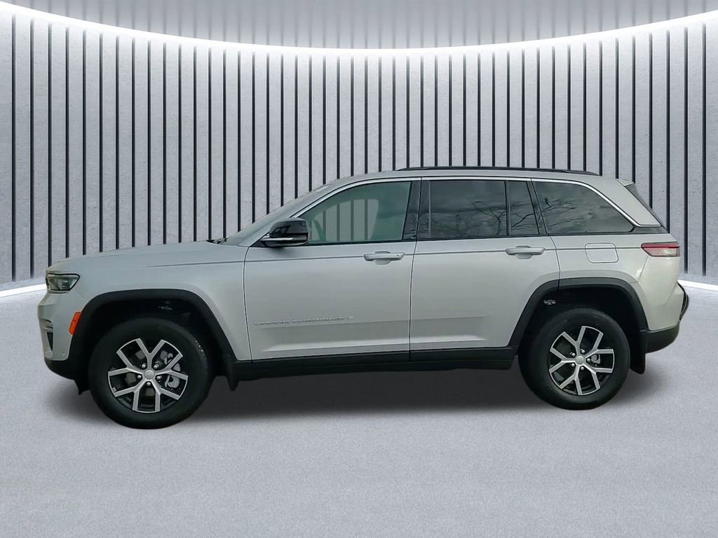 New 2025 Jeep Grand Cherokee Limited w/ Luxury Tech Group II image 18