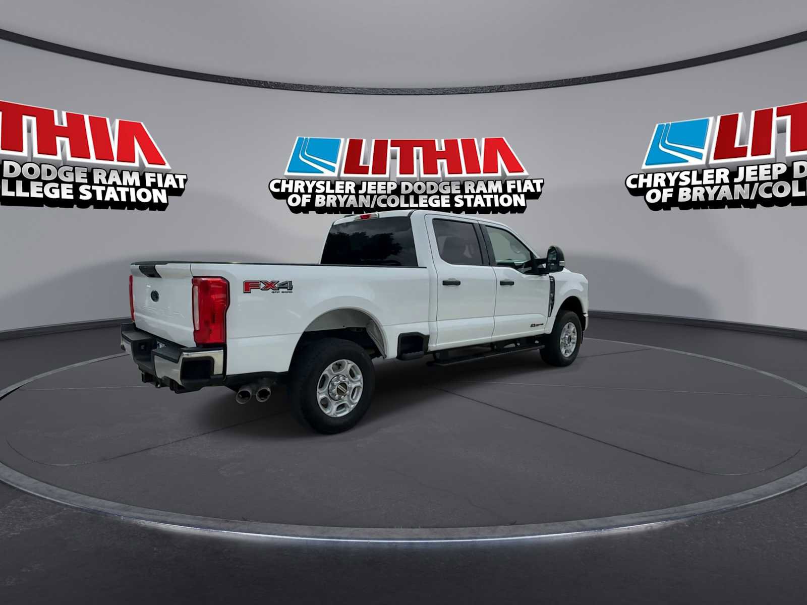 Used 2025 Ford F250 XLT w/ FX4 Off-Road Package AWD/4WD image 8