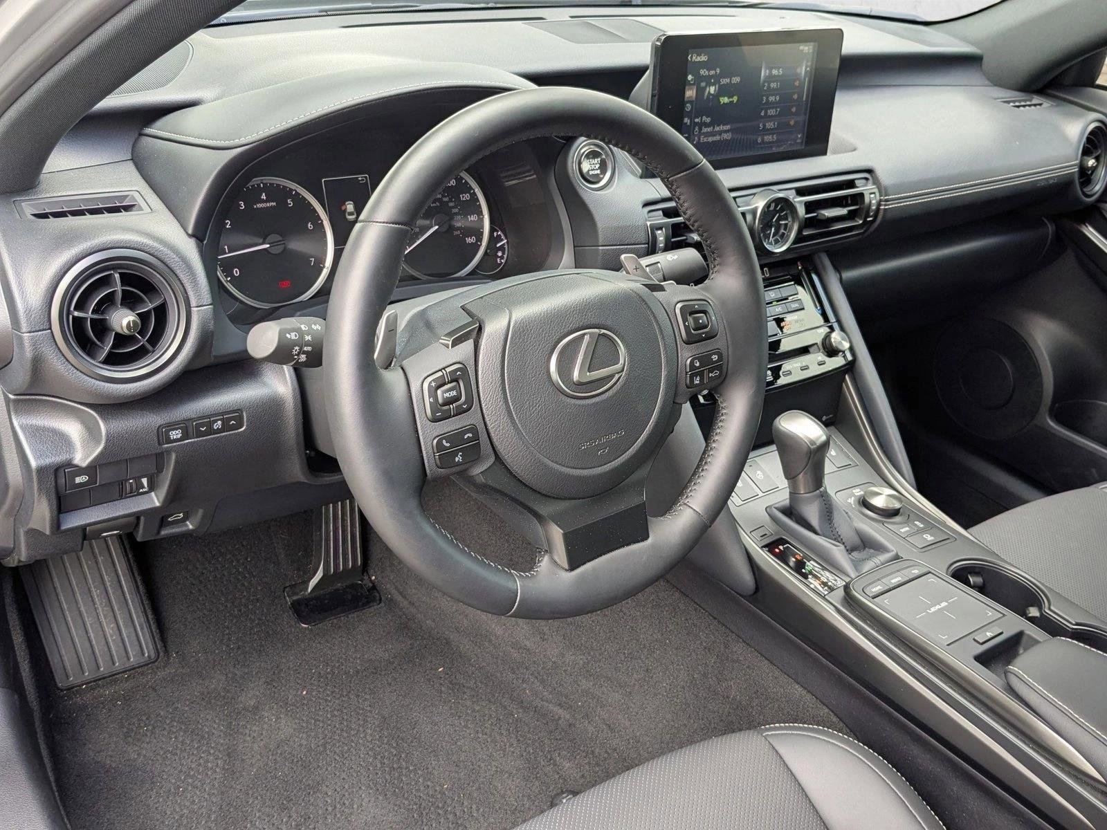 Used 2025 Lexus IS 350 F Sport RWD image 10
