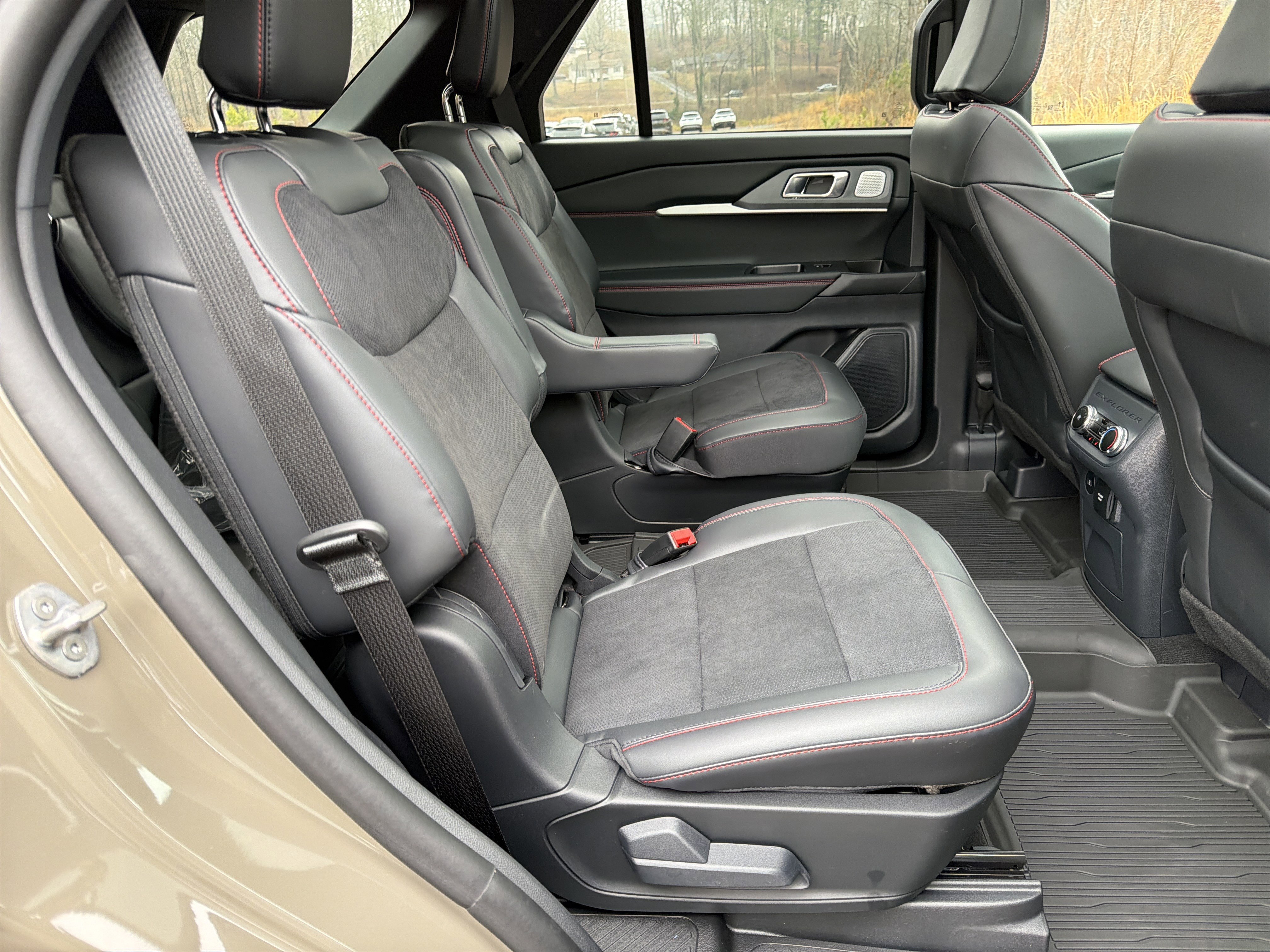 Used 2026 Ford Explorer ST w/ Sun And Sound Package image 15