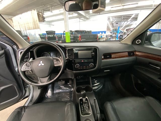 Used 2014 Mitsubishi Outlander GT image 27