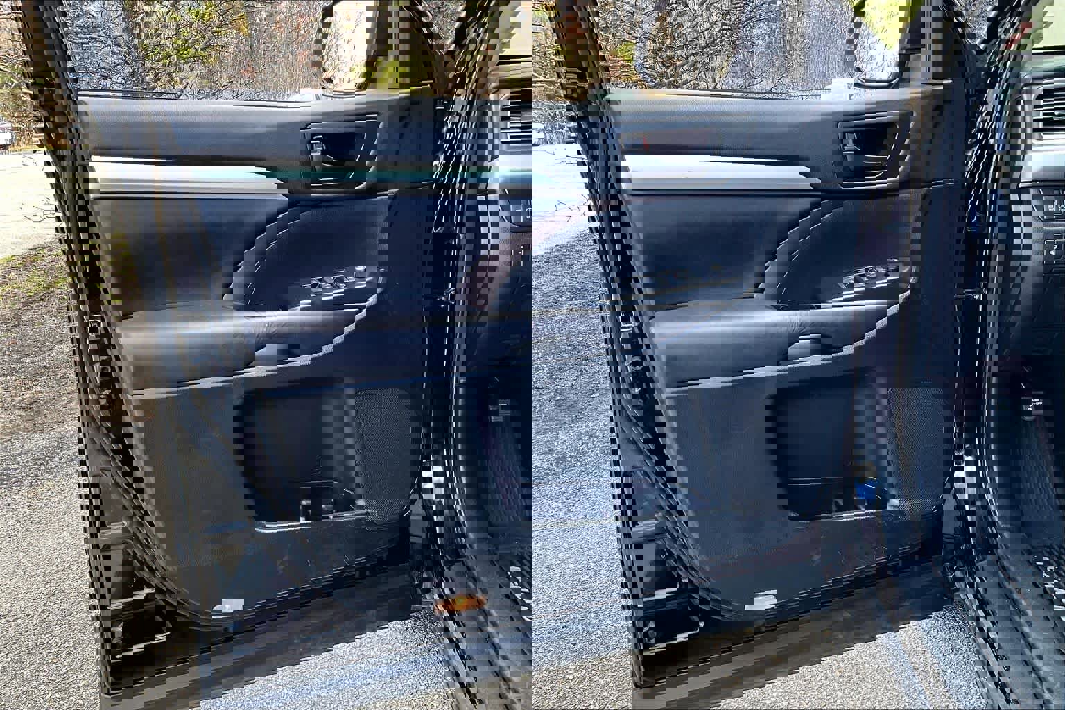 Certified 2018 Toyota Highlander Plus w/ Carpet Mat Package (TMS) AWD/4WD image 22