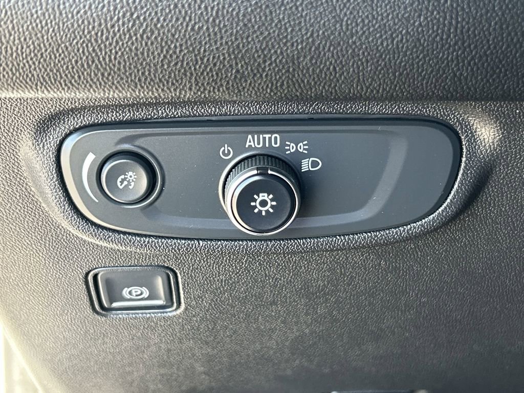 Used 2022 GMC Terrain SLE FWD image 18