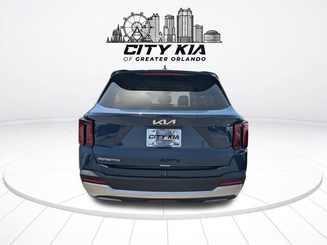 Used 2025 Kia Sorento S w/ Panoramic Sunroof Package FWD image 4