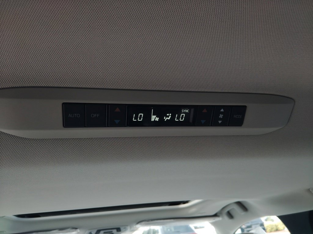 New 2026 Toyota Sienna XLE AWD/4WD image 11